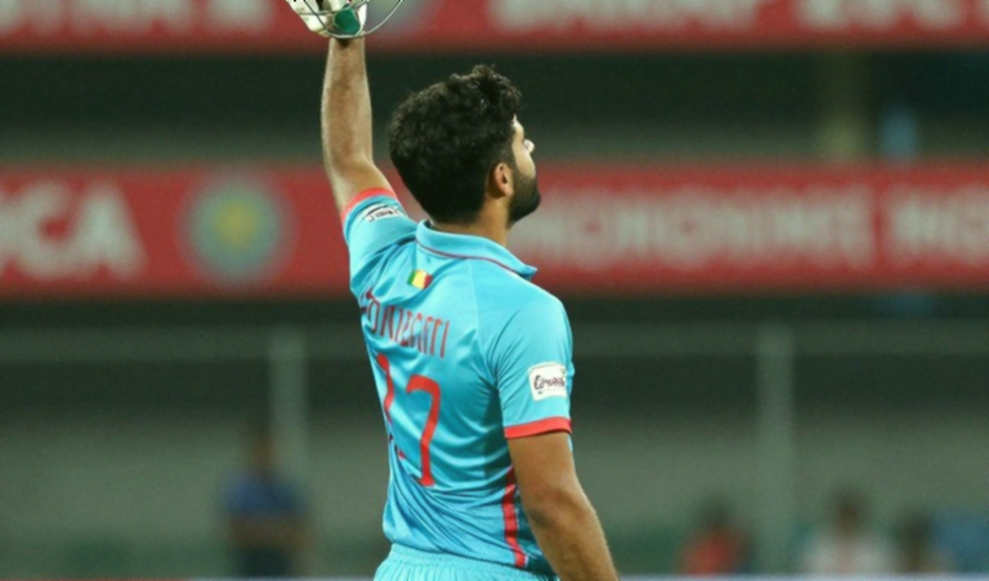 বাতাসের বিপক্ষে সাতাশ ওভার বাতাসের বিপক্ষে সাতাশ ওভার