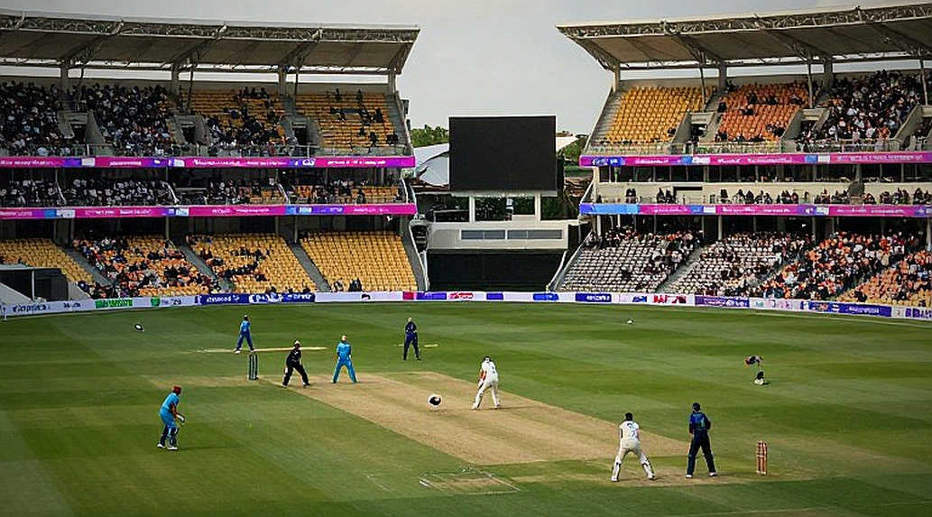 Before Durban's Light Dies: Renshaw's Long Game, Cummins' Short Ball, and the Proteas on the Defensive Before Durban's Light Dies: Renshaw's Long Game, Cummins' Short Ball, and the Proteas on the Defensive