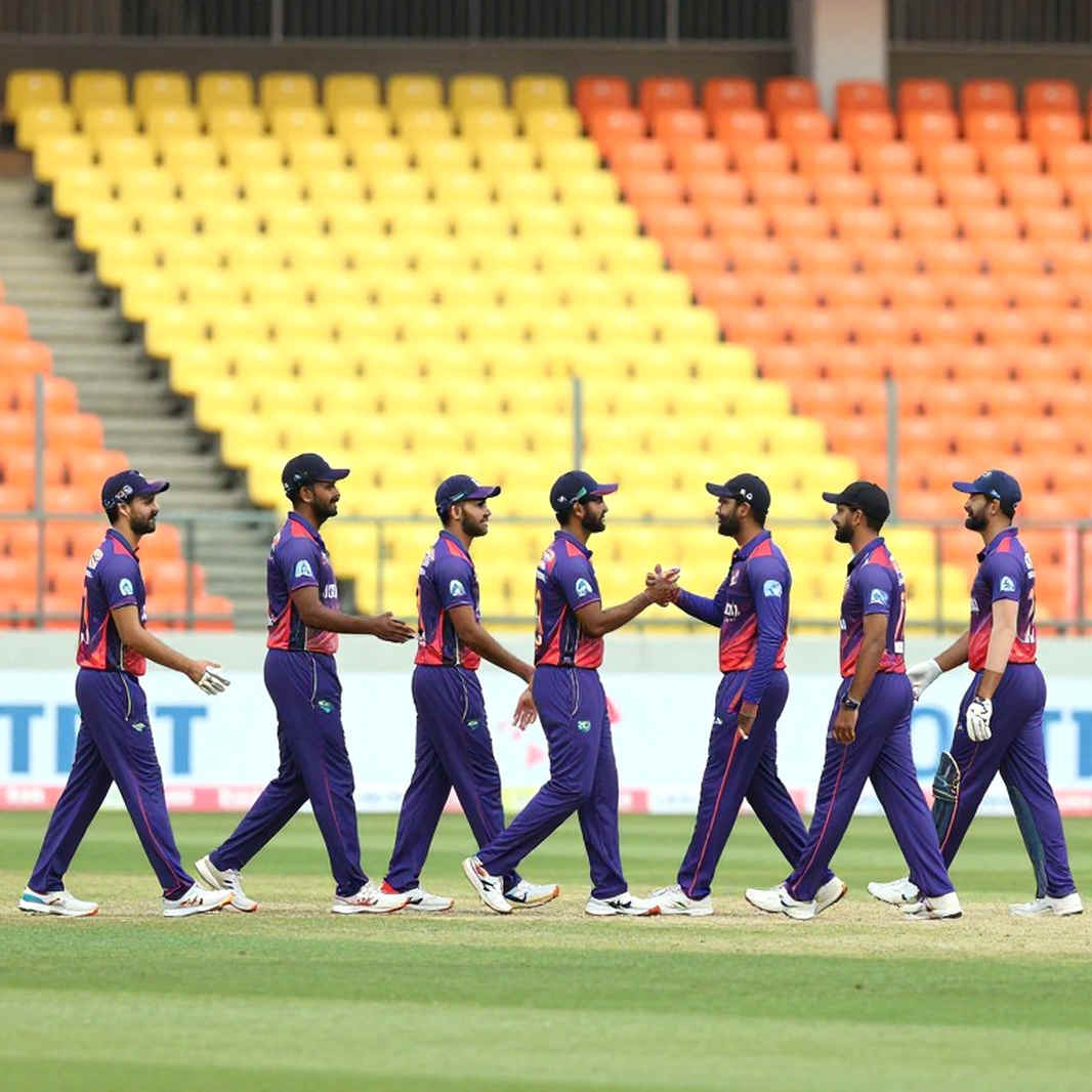 স্মার্ট কন্ট্রাক্টের নতুন পিচ: ক্রিকেটের টাকা, বিশ্বাস আর ভক্ত-ক্ষমতার নীরব পুনর্লিখন