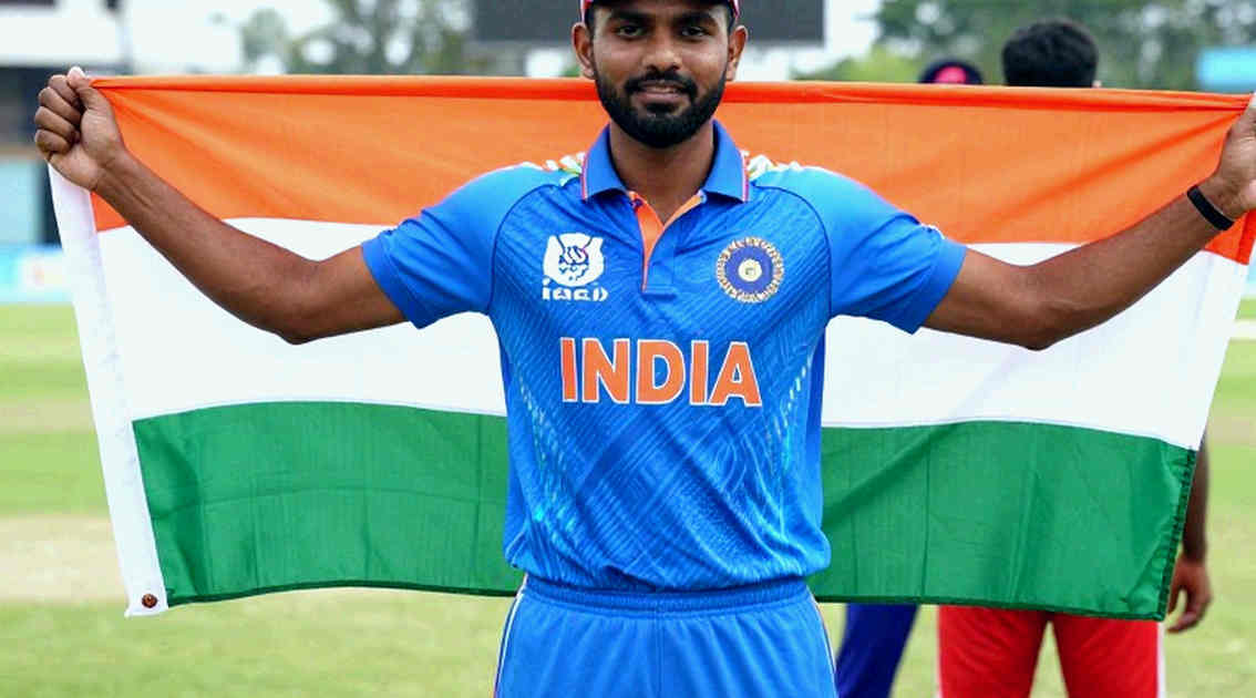 দিল্লি ক্যাপিটালসে ইউভরাজ সিং: ১৬ কোটি টাকার নিলাম দাম আর শূন্য কোচিং রেকর্ডের ফাঁক দিল্লি ক্যাপিটালসে ইউভরাজ সিং: ১৬ কোটি টাকার নিলাম দাম আর শূন্য কোচিং রেকর্ডের ফাঁক