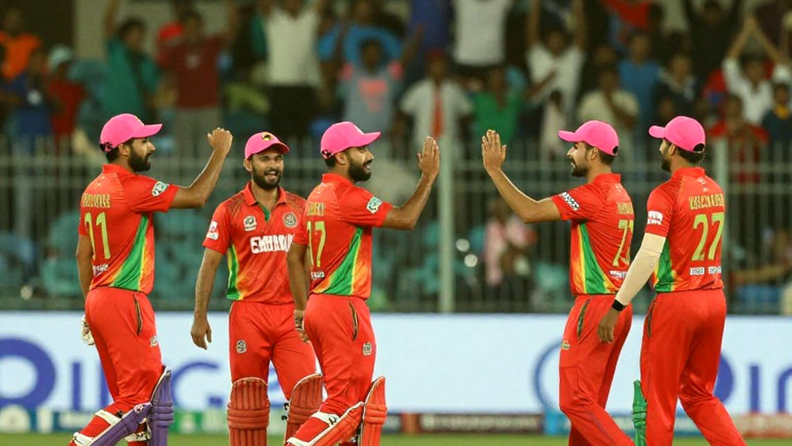 বৃষ্টির বিরতি ও ৮৯তম মিনিটের পাঠ: ফুটবল মাঠ থেকে ক্রিকেট পিচে ফেরার এক অনন্য ডায়েরি বৃষ্টির বিরতি ও ৮৯তম মিনিটের পাঠ: ফুটবল মাঠ থেকে ক্রিকেট পিচে ফেরার এক অনন্য ডায়েরি