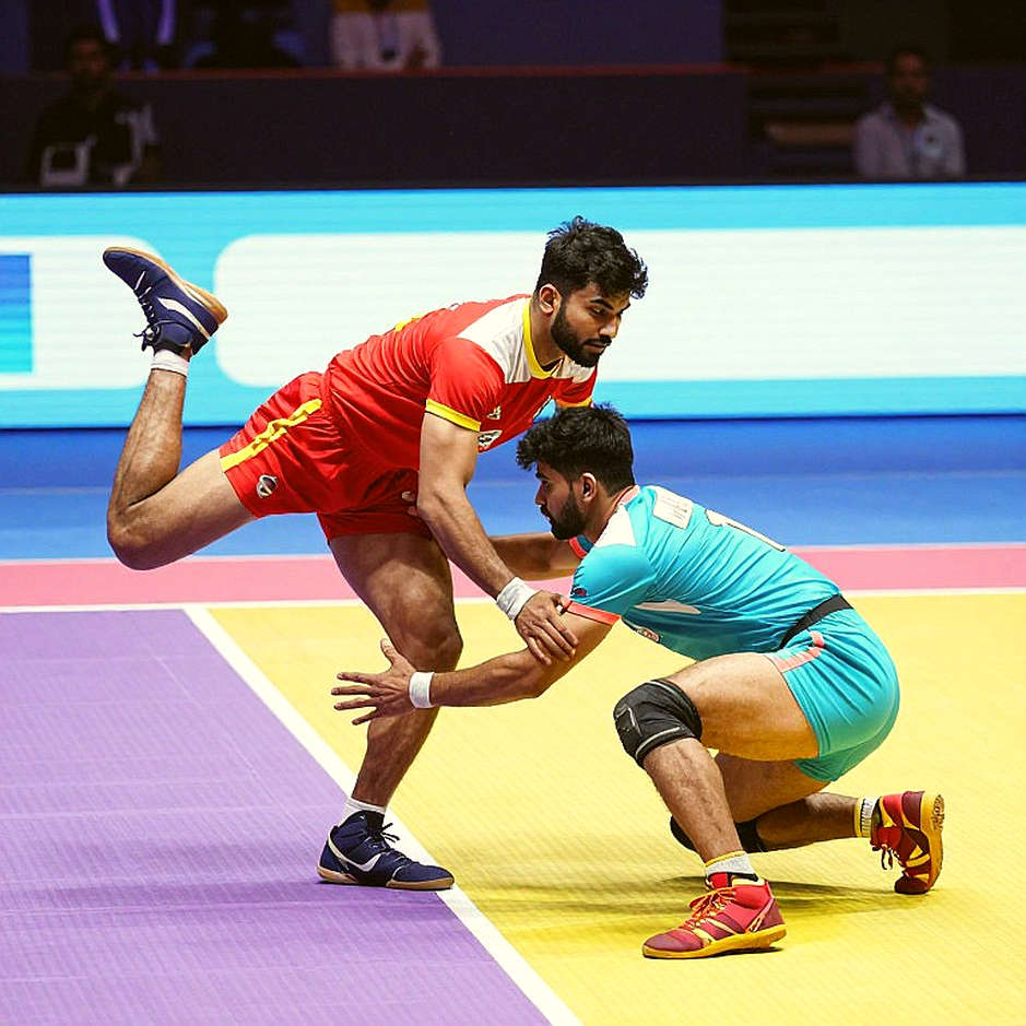 সাতজনের বাইরে পবন শেরাওয়াত: বেঞ্চ নয়, যে প্রশ্নটি কেউ করেনি