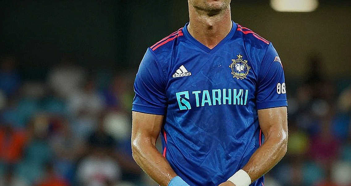 লাহোরে পাকিস্তানের ধস, শ্রীলঙ্কার ফাইনাল নিশ্চিত; ইংল্যান্ড বিদায়