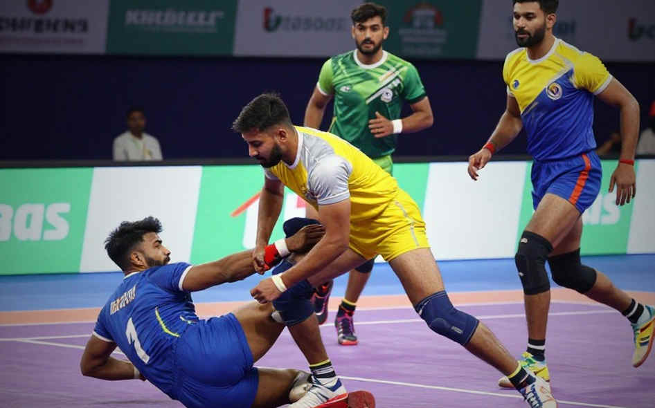 স্কোরবোর্ডে ৪৮-২৫, কিন্তু আসল সংখ্যা ১১: বাংলাদেশ ম্যাচ ভারতের ডিফেন্সের ফাঁস ধরিয়ে দিল স্কোরবোর্ডে ৪৮-২৫, কিন্তু আসল সংখ্যা ১১: বাংলাদেশ ম্যাচ ভারতের ডিফেন্সের ফাঁস ধরিয়ে দিল