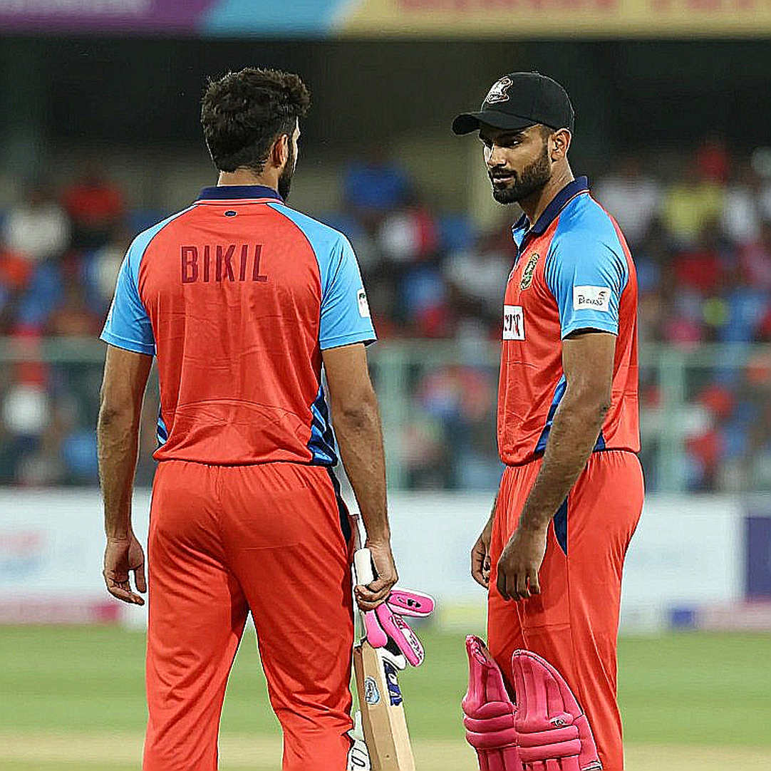 ১১ থেকে ৪০ ওভার: এশিয়ার ওয়ানডে ক্রিকেটে নীরব ক্ষমতার হাতবদল